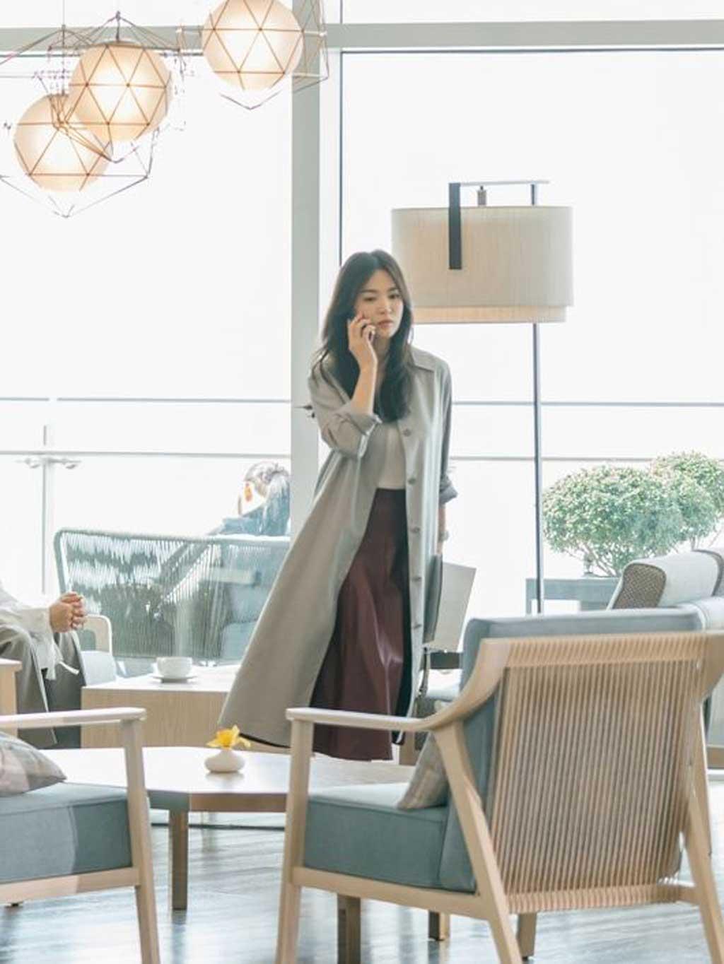 Phong cách thời trang công sở được Song Hye Kyo khai thác triệt để